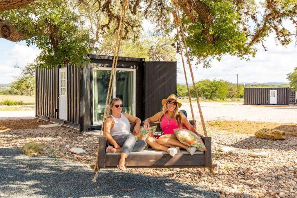 The Container Retreat @ 290 Wine Trail #7 Groups Welcome! Villa Hye Eksteriør bilde